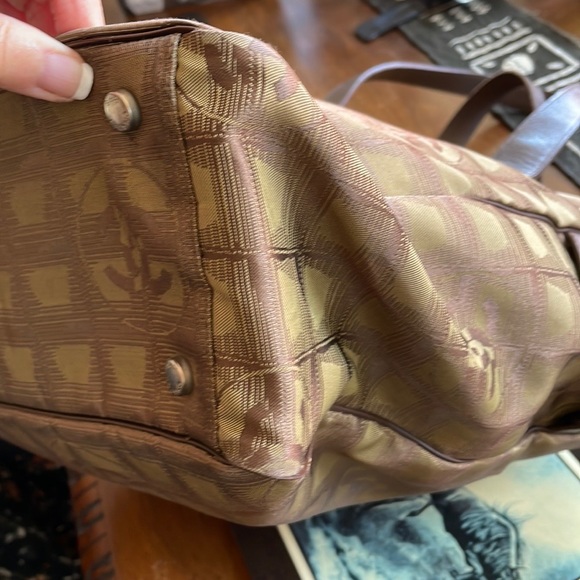 Stunning Chanel Tote Bag Leather and Nylon - Picture 6 of 13